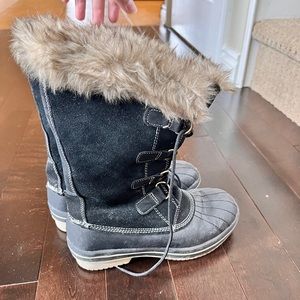 Lightly worn snow boots
